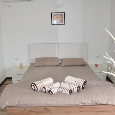 Villa Lucija By Romantique เวเลส ภายนอก รูปภาพ
